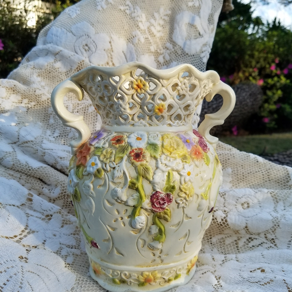 Ceramic vase